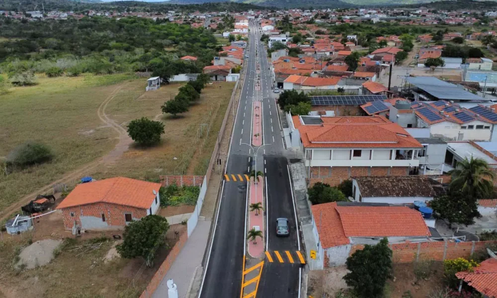 Mais um município que compõe a região sisaleira da Bahia - Ichu, recebeu neste sábado (23), importantes investimentos do