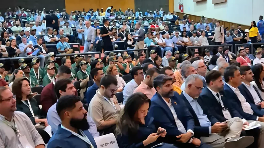 No primeiro dia da ExpoCacau 2025, nesta terça-feira (26), ficou evidente que a cadeia produtiva do cacau vive um novo ciclo de expansão na