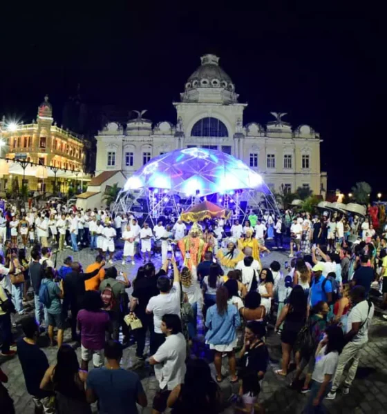 A segunda edição do Viver Salvador começou nesta sexta-feira (5) e o lançamento contou com um cortejo do Balé Folclórico
