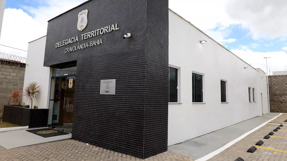 A inauguração da nova unidade integrada de segurança que compõe a Delegacia Territorial e o Pelotão da Polícia Militar de Cravolândia