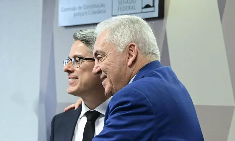 contra parlamentares (PEC 3/2021), a "PEC da Blindagem". Os senadores aprovaram por unanimidade o parecer do senador