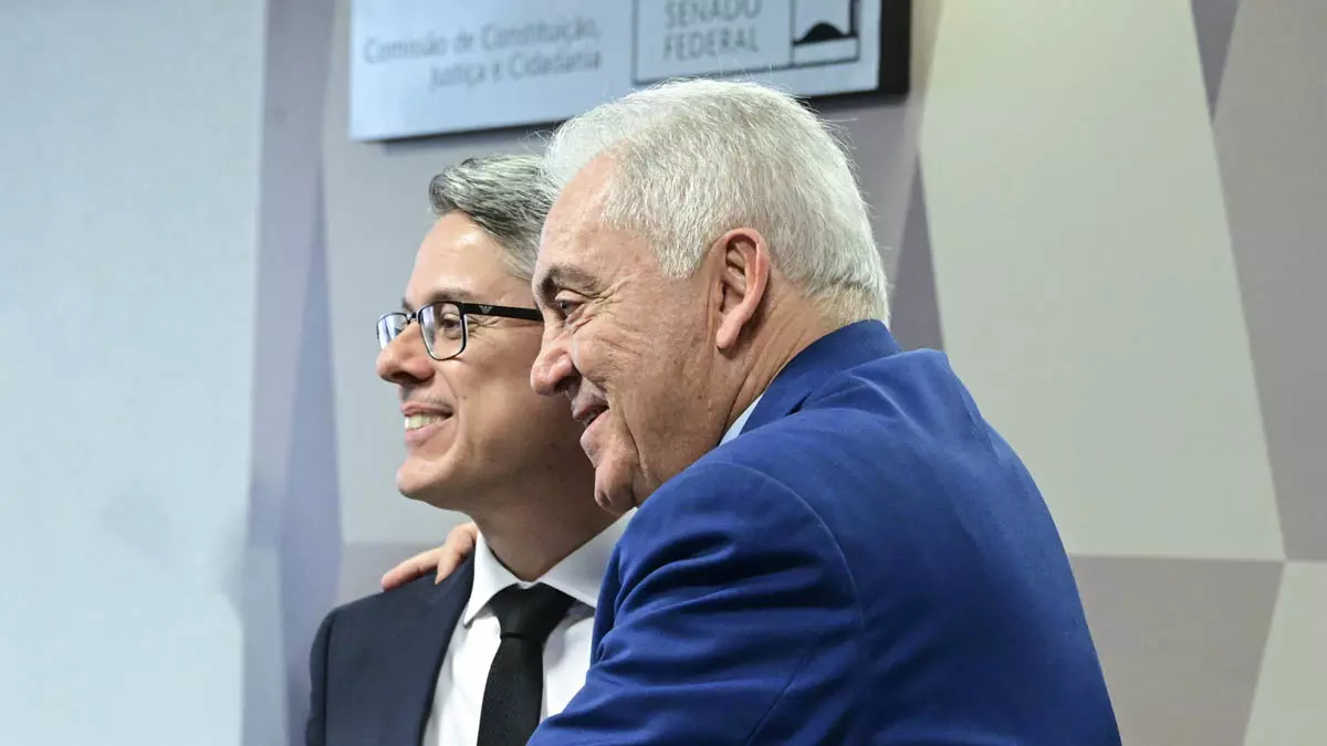 contra parlamentares (PEC 3/2021), a "PEC da Blindagem". Os senadores aprovaram por unanimidade o parecer do senador