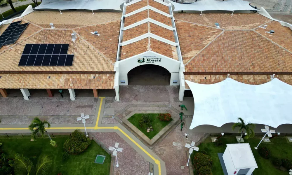 Metropolitano do Abaeté, em Salvador, nesta quarta-feira (3). O governador Jerônimo Rodrigues, acompanhado de secretários de Estado,