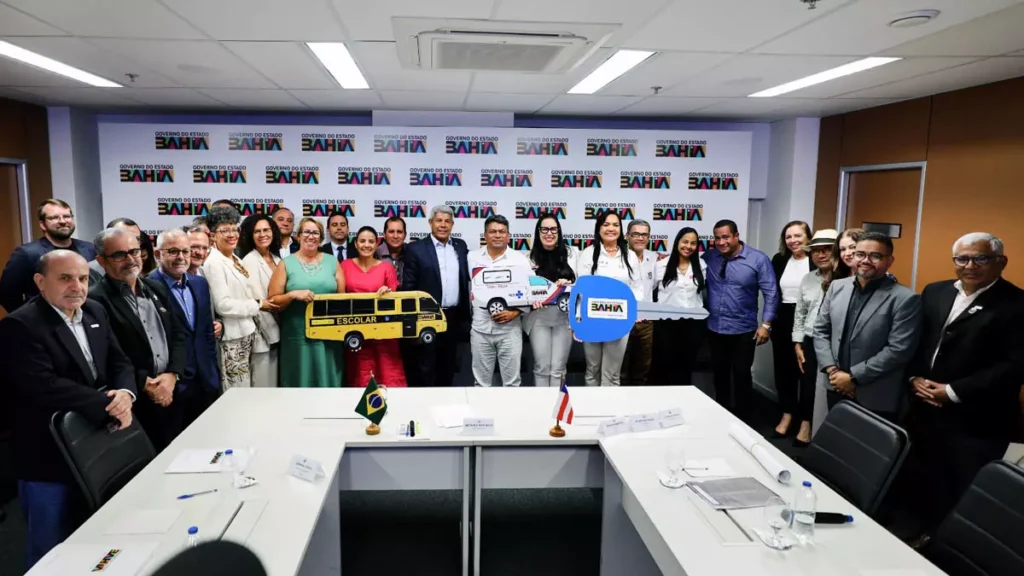 Para atender demandas emergenciais para o município de Conde, o governador Jerônimo Rodrigues e o prefeito, Anísio Madeirol,