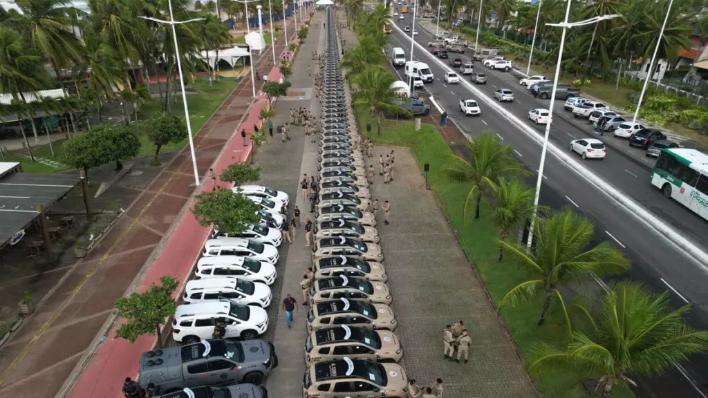 A segurança pública da Bahia ganhou um reforço nesta quinta-feira (4), o governador Jerônimo Rodrigues entregou mais 120 novas viaturas