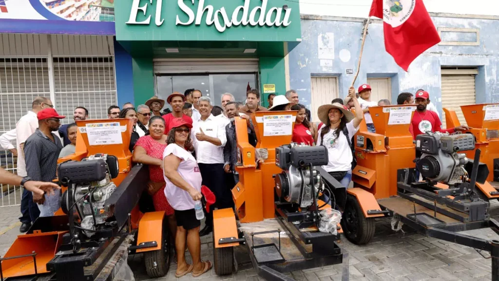 sábado (6) no município de Ponto Novo. A programação teve início no Perímetro Irrigado da Barragem de Ponto Novo, onde a Secretaria de