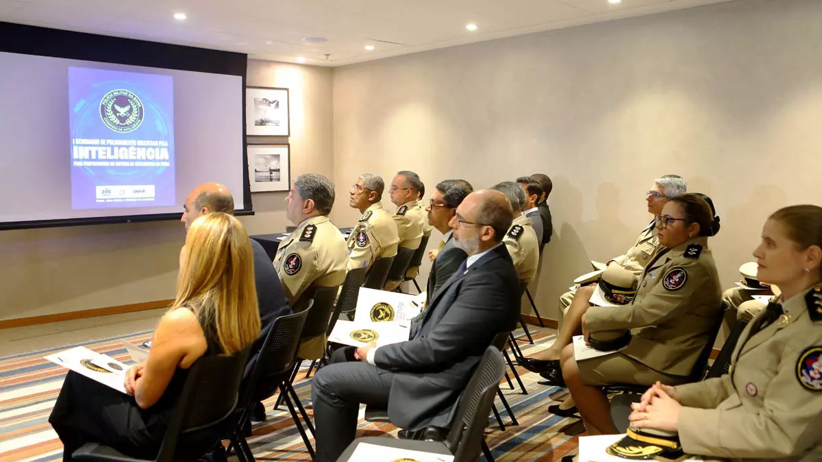 O 1º Seminário de Policiamento Orientado pela Inteligência da Polícia Militar da Bahia (PMBA) foi aberto nesta segunda-feira (8),