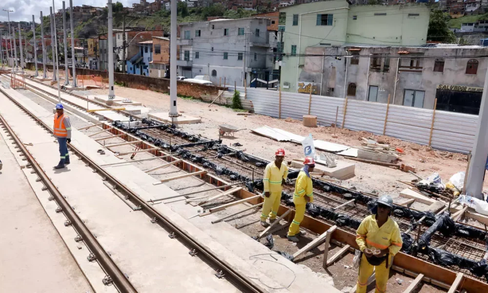 Leve sobre Trilhos (VLT) de Salvador e Região Metropolitana. A agenda incluiu visita às obras dos Lotes 1 e 2, começando pelo
