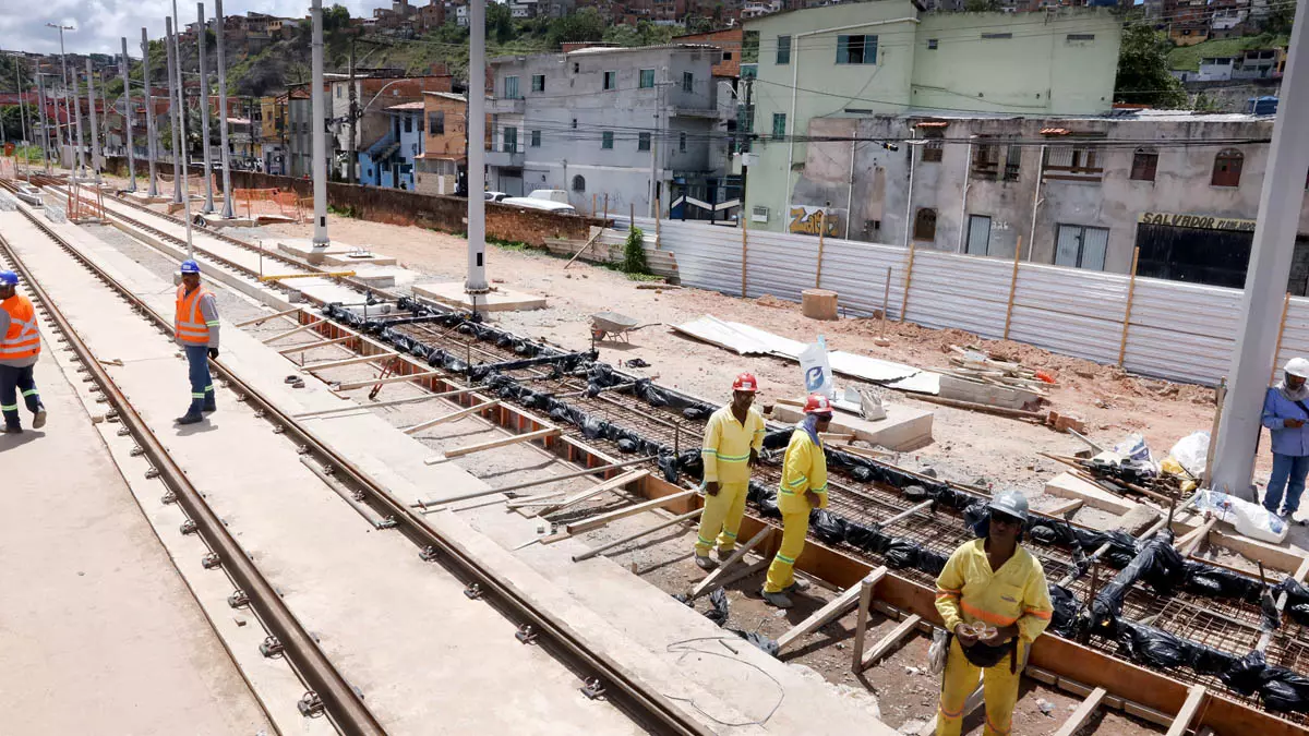 Leve sobre Trilhos (VLT) de Salvador e Região Metropolitana. A agenda incluiu visita às obras dos Lotes 1 e 2, começando pelo