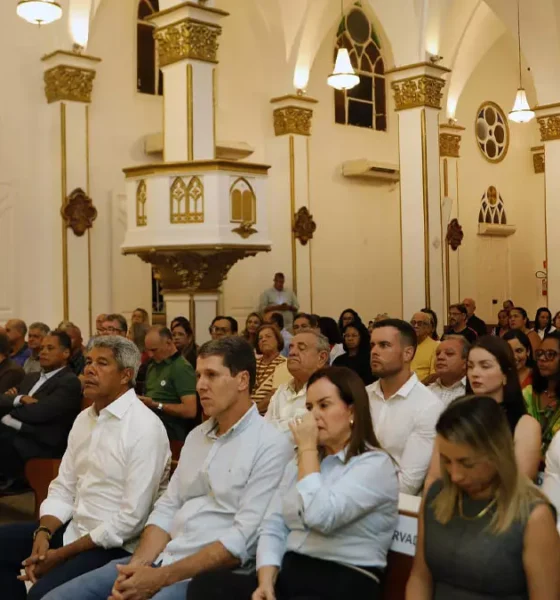 O acesso ao Instituto Federal da Bahia (Ifba) de Jequié foi uma das vias pavimentadas e entregues pelo governo baiano à