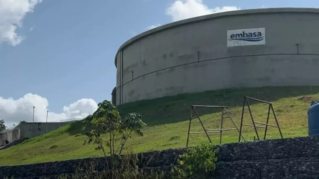 adutora recém entregue pela Embasa. Após a conclusão da fase de testes na última semana, a nova adutora acrescenta mais de 100 litros de