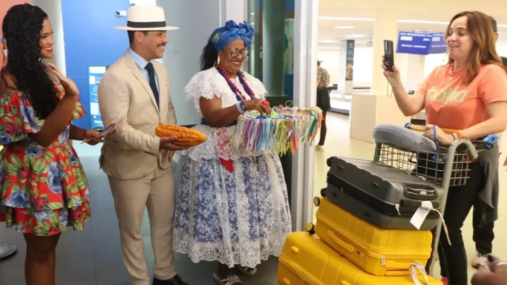 O voo regular da Latam, que liga o aeroporto de Congonhas (São Paulo) a Ilhéus, na Costa do Cacau, foi inaugurado na tarde de domingo