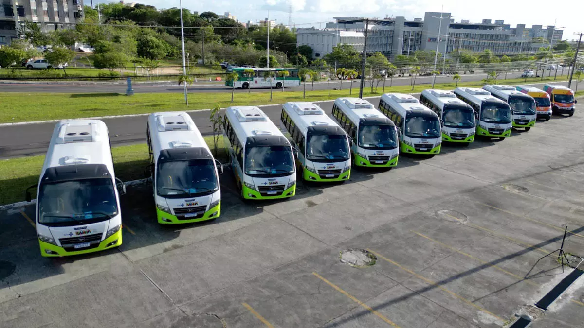 A rede de Policlínicas Regionais da Bahia recebeu, nesta sexta-feira (3), nove novos micro-ônibus destinados aos consórcios de saúde de Irecê, Itaberaba