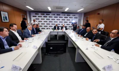 O governador Jerônimo Rodrigues assinou nesta sexta-feira (3) ordens de serviço para impulsionar o turismo em Esplanada, incluindo a