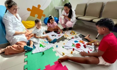 nenhuma criança deseja. Pensando nisso, o setor de Pediatria do Hospital de Brotas preparou uma programação lúdica e acolhedora para