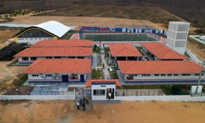 Com um investimento de cerca de R$ 10 milhões, os jovens estudantes do município de Iramaia, na Chapada Diamantina, receberam neste