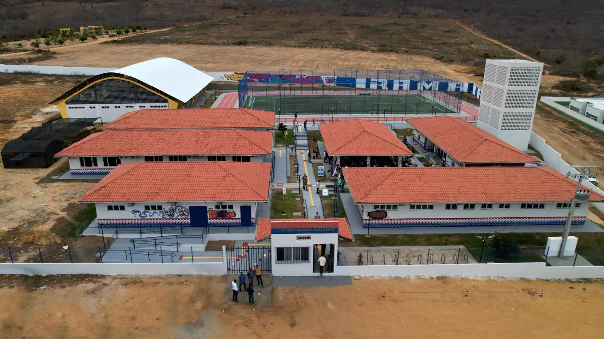 Com um investimento de cerca de R$ 10 milhões, os jovens estudantes do município de Iramaia, na Chapada Diamantina, receberam neste