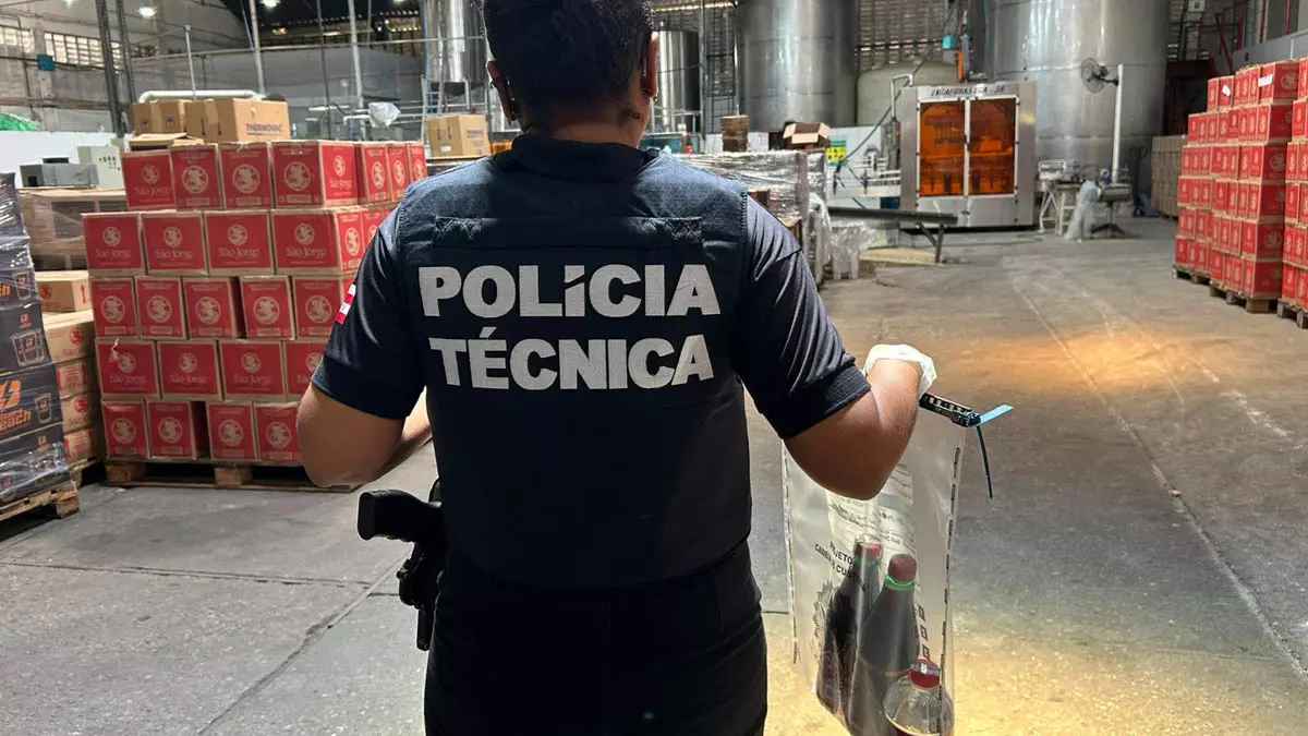 A Polícia Técnica da Bahia participou na manhã de hoje (14) da Operação Bebidas Etílicas, uma ação conjunta que reúne equipes da