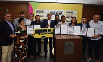 Jerônimo Rodrigues formalizou, nesta segunda-feira (20), convênios com quatro municípios baianos para fortalecer a rede municipal de ensino.