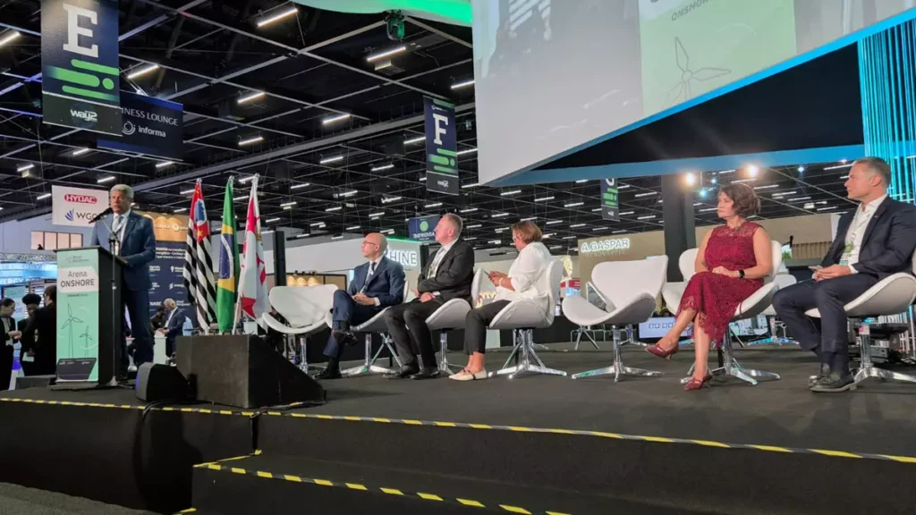 Destaque no setor de energias renováveis, a Bahia celebra a liderança nacional na geração de energia eólica, segundo os dados