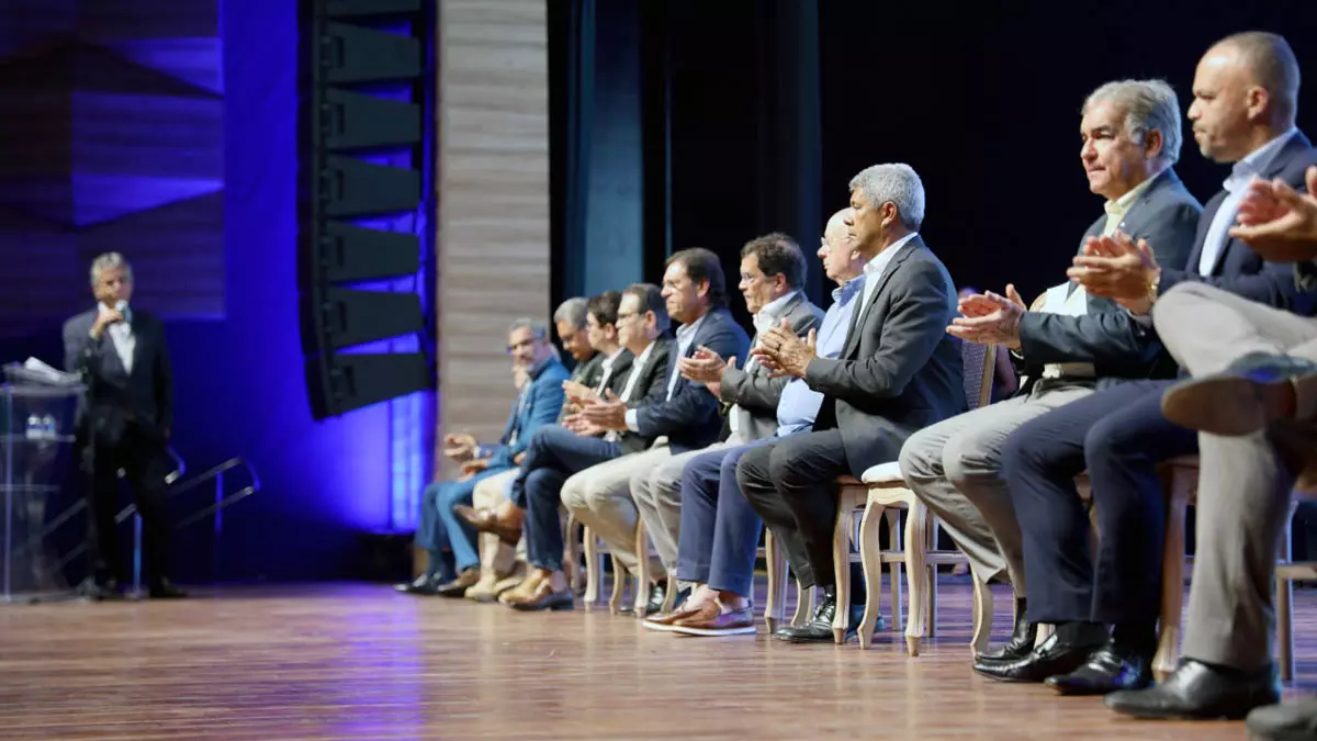 Centro de Convenções e Teatro de Feira de Santana, para o Encontro de Revendedores de Combustíveis da Bahia. Promovido