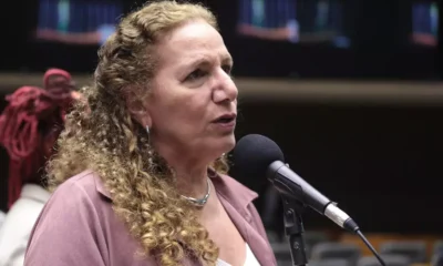 A Câmara dos Deputados aprovou nesta terça-feira (28) o projeto de lei que estabelece o direito à licença de até dois dias