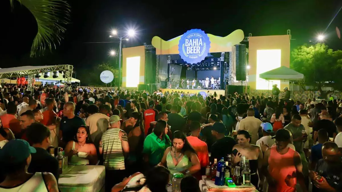Cervejeiros de todo o Brasil e também do exterior estão reunidos no 3º Bahia Beer Festival - Alagoinhas, que aquece a economia