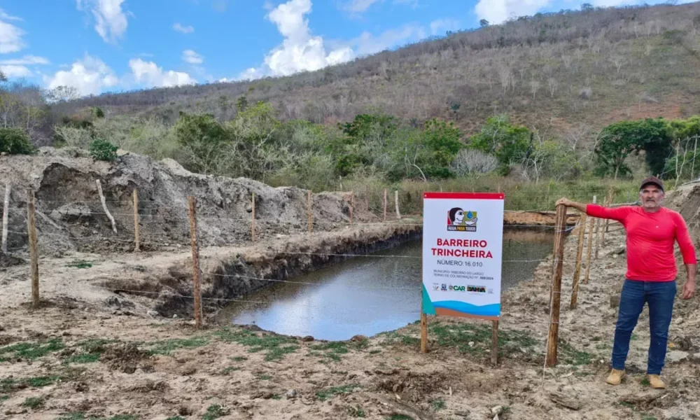 A entrega de 62 barreiros de trincheira na região Sudoeste da Bahia está transformando a rotina de agricultores e agricultoras