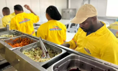 em Salvador passam a receber refeições preparadas com produtos da agricultura familiar baiana, em uma iniciativa que une qualidade