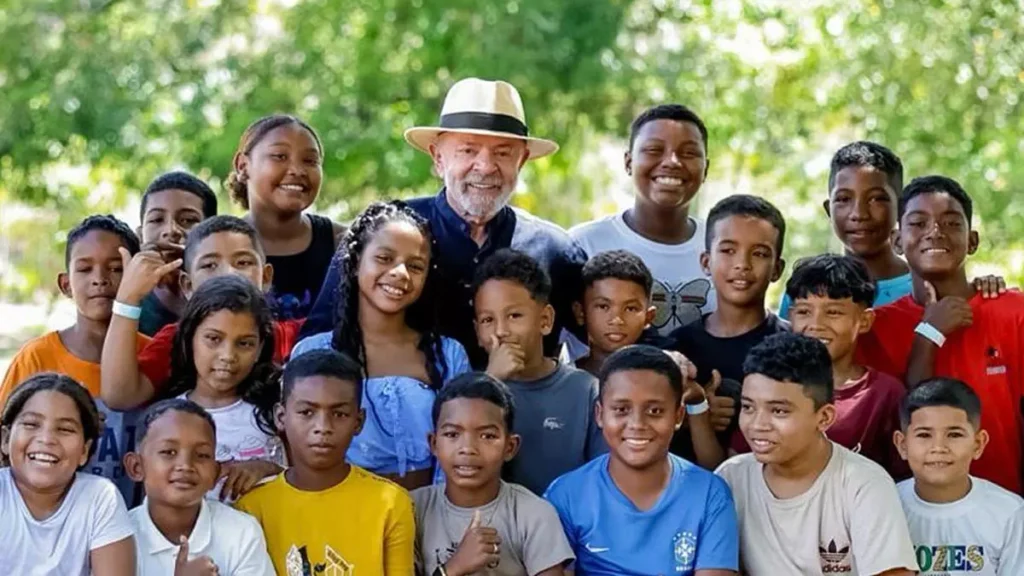 chefes de Estado e lideranças internacionais para a Cúpula do Clima, que se estende até sexta-feira (7). O presidente Luiz Inácio Lula