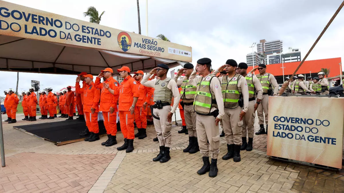 A Operação Verão 2025-2026, lançada nesta quarta-feira (26) pelo Governo da Bahia, mobilizará 11 mil policiais e bombeiros para