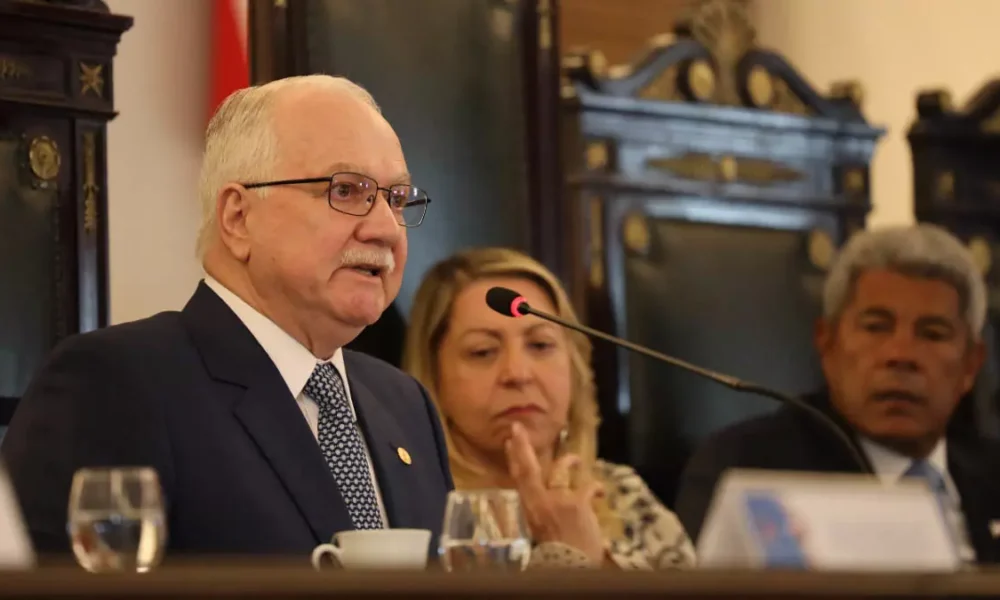 de Justiça, ministro Edson Fachin, elogiou a política de segurança pública da Bahia durante a abertura do Mês Nacional do Júri