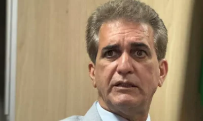 fazer política no meio da procissão”, afirmou o deputado estadual Robinson Almeida (PT), ao comentar a presença de ACM Neto