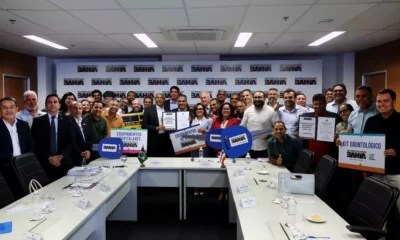 O governador Jerônimo Rodrigues recebeu, nesta quinta-feira (13), em Salvador, o prefeito de Jeremoabo, Tista de Deda, em reunião