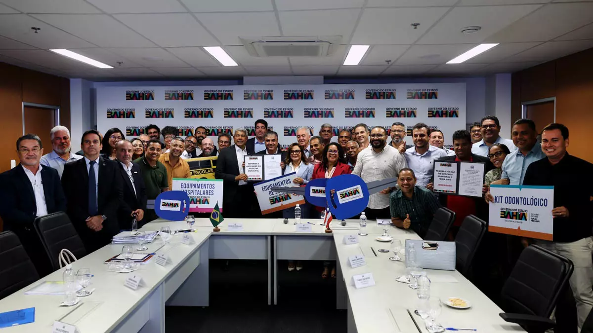 O governador Jerônimo Rodrigues recebeu, nesta quinta-feira (13), em Salvador, o prefeito de Jeremoabo, Tista de Deda, em reunião