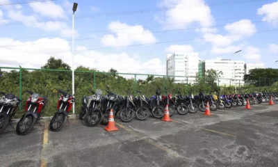 O Governo da Bahia realizou, nesta terça-feira (18), o Dia D da Operação Ressonância, com a entrega simbólica de 52 veículos