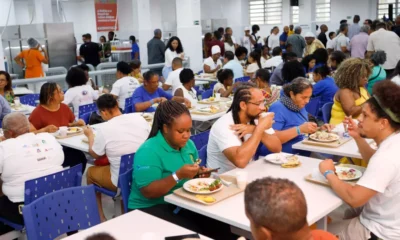 Moradores do bairro da Liberdade acompanharam, na manhã desta quarta-feira (19), a reinauguração do Restaurante Popular Alaíde do Feijão,