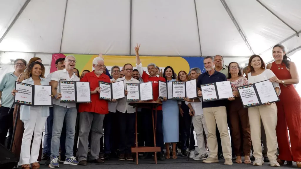 Nesta quinta-feira (20), o governador Jerônimo Rodrigues cumpriu agenda institucional em Cairu, no Baixo Sul, onde autorizou