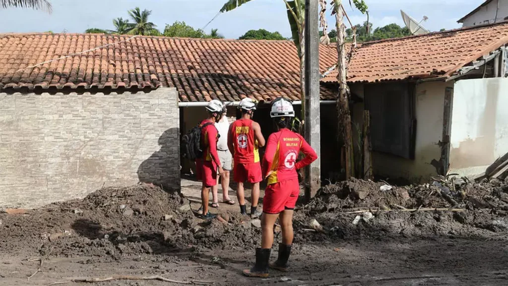 O Governo da Bahia intensificou o monitoramento e as ações de apoio após as fortes chuvas que atingem diversas regiões do estado.