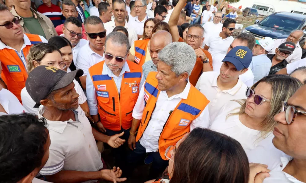 Na manhã deste domingo (23), o governador Jerônimo Rodrigues esteve no município de Araci, ao lado da prefeita Keinha,
