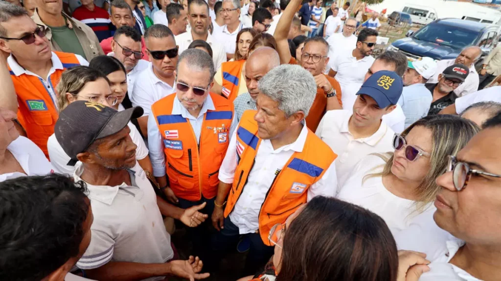 Na manhã deste domingo (23), o governador Jerônimo Rodrigues esteve no município de Araci, ao lado da prefeita Keinha,