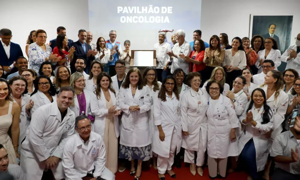 Roberta Santana, inauguraram o novo prédio de oncologia do Hospital Aristides Maltez e anunciaram um aporte de R$ 30 milhões