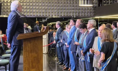 O governador da Bahia, Jerônimo Rodrigues, foi homenageado nesta terça-feira (9) com a medalha da Ordem do Mérito do Ministério