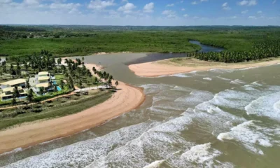 Localizado na Costa dos Coqueiros, a 165 quilômetros de Salvador, o município de Esplanada reúne riqueza cultural e natureza