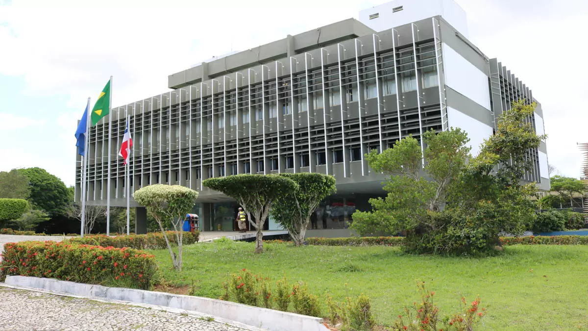 Os 417 municípios baianos receberam nesta segunda-feira (29) um reforço de R$ 134,7 milhões do Governo do Estado para ajudar