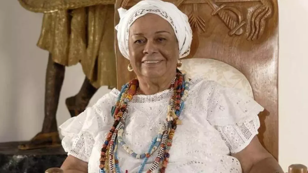 A morte de Mãe Carmen, ialorixá que há mais de 20 anos comandava o Ilé Ìyá Omi Àṣẹ Ìyámase (Terreiro do Gantois), no bairro da Federação,