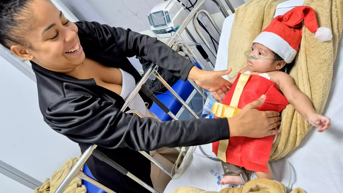 O espírito natalino invadiu as UTIs do Hospital Materno-Infantil Dr. Joaquim Sampaio, unidade do Governo da Bahia administrada