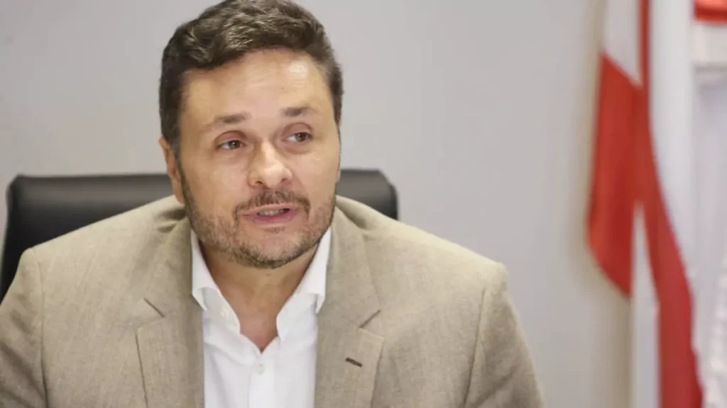 O secretário estadual da fazenda, Manoel Vitório, escreveu um didático artigo sobre as finanças públicas. No texto, ele expõe