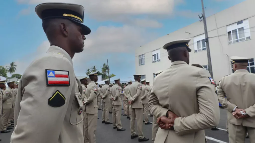 A segurança pública da Bahia ganhou o reforço de 1.865 novos soldados da Polícia Militar, que concluíram o Curso de Formação iniciado