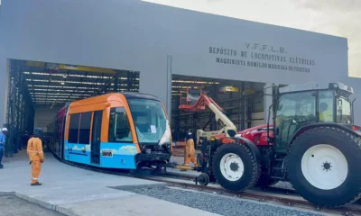 Os primeiros trens do Veículo Leve sobre Trilhos (VLT) já estão em Salvador e deram início à fase de preparação para testes operacionais.